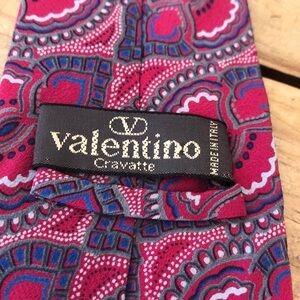 Vintage Valentino men’s tie . Number 4212